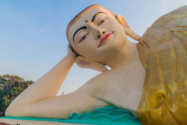 Naungdawgyi Myathalyaung Buda Reclinado Bago Myanmar —  Fotos de Stock