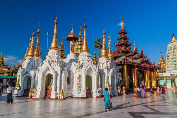 缅甸仰光 2016年12月16日 缅甸仰光大金塔的神社 — 图库照片