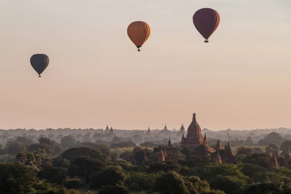 Globos Sobre Bagan Horizonte Sus Templos Myanmar — Foto de Stock