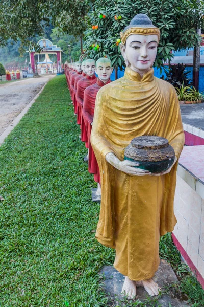 Rad Statyer Nära Kaw Taung Grotta Nära Hpa Myanmar — Stockfoto