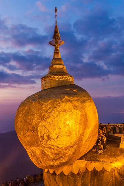 Kyaiktiyo Barma Prosince 2016 Golden Rock Kyaiktiyo Pagoda Při Západu — Stock fotografie