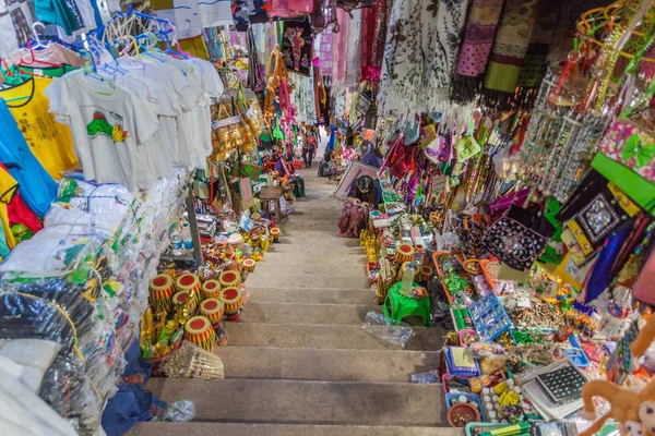 Popa Myanmar December 2016 Prydnadssak Och Souvenir Säljare Trappan Till — Stockfoto