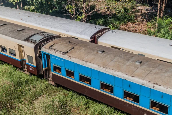 Trenler Yangon Merkez Tren Garı Myanmar Yakınında — Stok fotoğraf