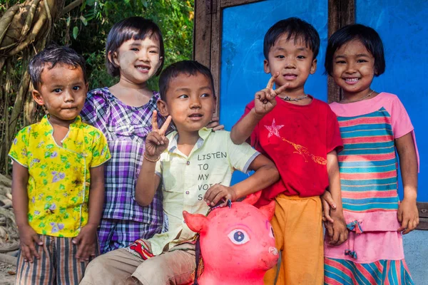 Bago Myanmar Décembre 2016 Groupe Enfants Souriants Ville Bago — Photo