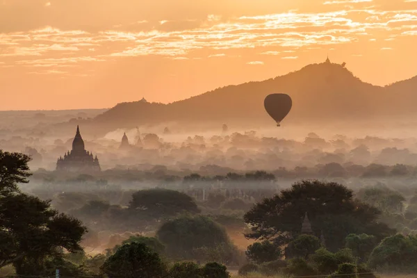 Globos Sobre Bagan Horizonte Sus Templos Myanmar — Foto de Stock