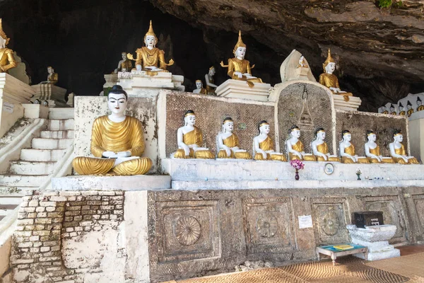 Statue Buddha Nella Grotta Yathaypyan Vicino Hpa Myanmar — Foto Stock