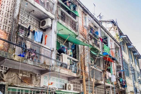 Gammel Forfalden Kolonibygning Yangon Myanmar - Stock-foto