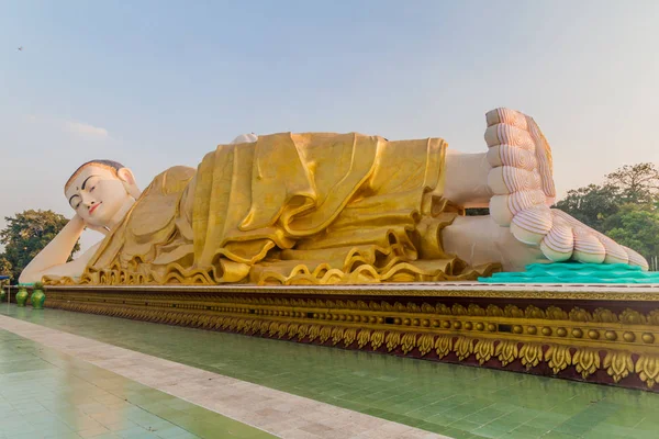 Naungdawgyi Myathalyaung Bouddha Couché Bago Myanmar — Photo