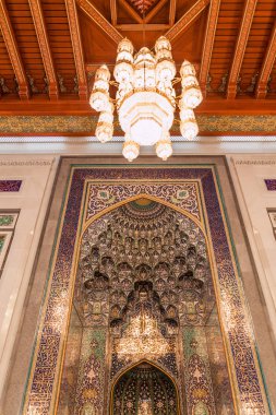 Muscat Sultan Qaboos Ulu Camii'nde Avize, Umman