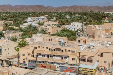 Nizwa, Umman - 3 Mart 2017: Nizwa, Umman'ın havadan görünümü.