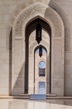Umman Muscat'taki Sultan Qaboos Ulu Camii'nin detayı