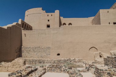 Bahla Fort, Umman Duvarları
