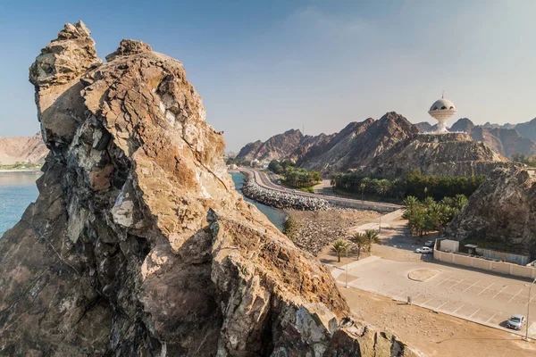 Gigantyczny Palnik Kadzidła Skały Maskat Oman — Zdjęcie stockowe