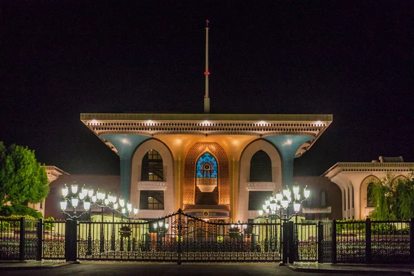 Ночной Вид Дворец Аль Алам Церемониальный Дворец Султана Кабуса Маскате — стоковое фото