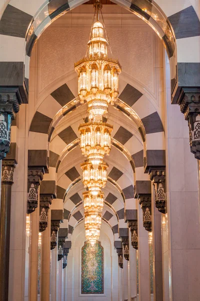 Chandeliers Sultan Qaboos Grand Mosque Muscat Omán — Foto de Stock