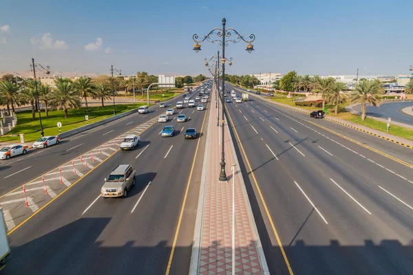 Muscat Oman Febbraio 2017 Traffico Sultan Qaboos Street Muscat Oman — Foto Stock