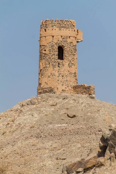Torre Vigilancia Hilltop Cerca Ibra Omán —  Fotos de Stock