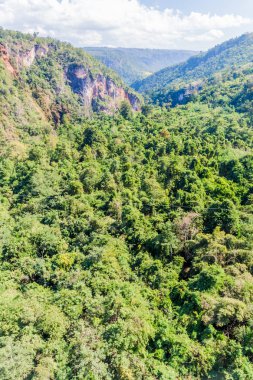 Gökteik (Gotik veya Gök Teik) Myanmar'da Gohtwin Deresi geçidi