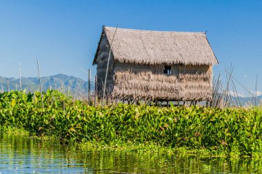 Inle gölünde Stilt evi, Myanmar