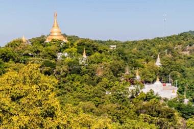 Stupas Sagaing tepelerde, Myanmar