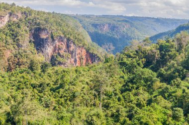 Gökteik (Gotik veya Gök Teik) Myanmar'da Gohtwin Deresi geçidi