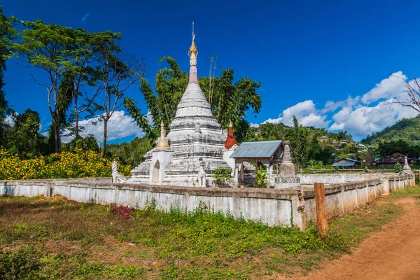 Boeddhistische Stupa Een Dorp Buurt Van Hsipaw Myanmar — Stockfoto