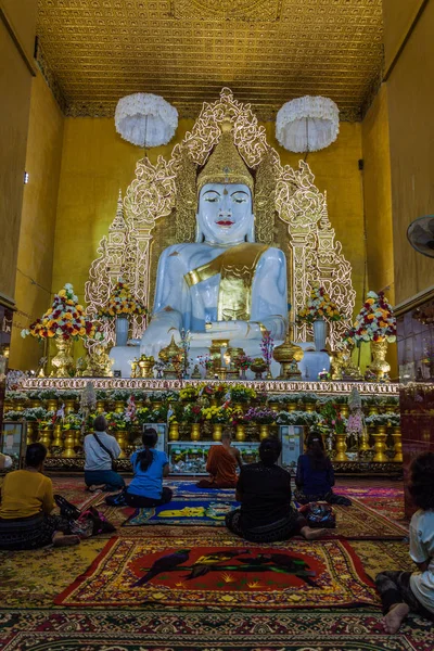 Mandalay Myanmar Dicembre 2016 Interno Del Tempio Kyauktawgyi Mandalay Myanmar — Foto Stock