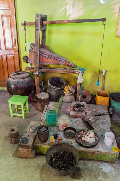 Inle Myanmar Novembre 2016 Atelier Orfèvrerie Dans Village Lac Inle — Photo