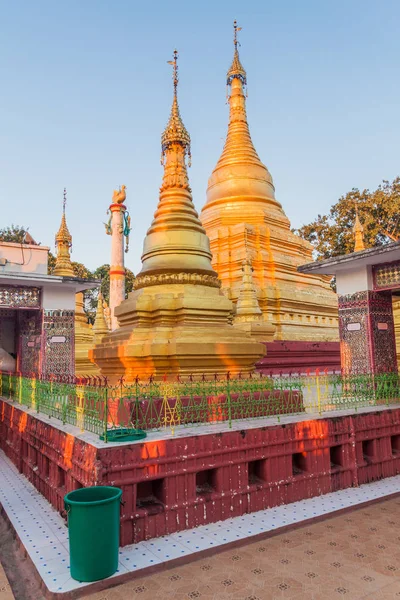 Stupas Bij Myatsawnyinaung Ordening Hall Mandalay Hill Myanmar — Stockfoto