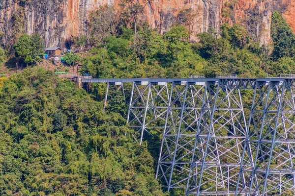 鉄道線マンダレーのゴクテイク高架橋 Hsipaw ミャンマー — ストック写真