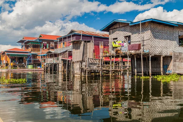 Stilt houses of Inn Paw Khone village at Inle lake, Myanmar — Stock Image Stilt Houses Inn Paw Khone Village Inle Lake Myanmar Stock Photo