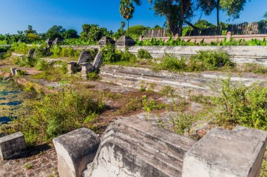 Mandalay, Myanmar yakınlarındaki Antik Şehir Inwa (Ava) Prensesler için Kraliyet Havuzu