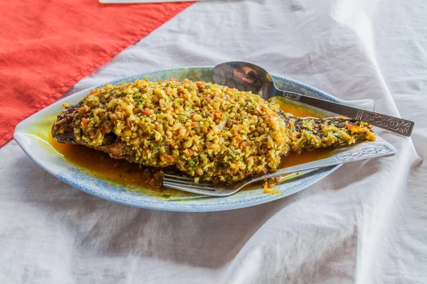 Inle Göl Alanında Bir Restoranda Sarımsak Ile Balık Myanmar — Stok fotoğraf