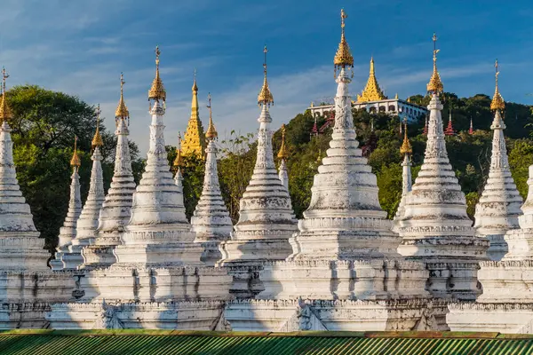 Stupa Bianche Intorno Sandamuni Sandamani Sandar Pagoda Mandalay Myanmar — Foto Stock