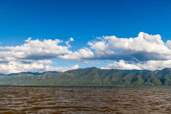 Bergen Inlemeer Myanmar — Stockfoto