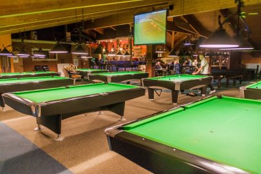 Augsburg, Almanya - 16 Eylül 2016: Augsburg, Almanya'da bir bilardo merkezinin içi.