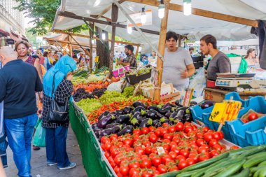 Berlin, Almanya - 8 Ağustos 2017: Berlin'de Türkiye Pazarı'nın Durakları.