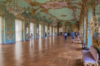 Berlin, Almanya - 11 Ağustos 2017: Berlin, Almanya'daki Charlottenburg Palace'daki odalardan biri