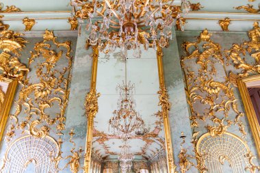 Berlin, Almanya - 11 Ağustos 2017: Berlin'deki Charlottenburg Sarayı'nda Ayna, Almanya