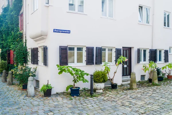 Enge Gepflasterte Saurengreinswinkelgasse Augsburg Deutschland — Stockfoto