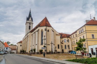 Trebon, Çek Cumhuriyeti - 14 Haziran 2016: St. Giles Kilisesi & Trebon, Çek Cumhuriyeti'nin eski kentinde ki Virgin Mary Royal