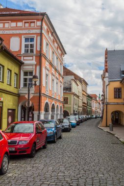 Ceske Budejovice, Çek Cumhuriyeti - 14 Haziran 2016: Ceske Budejovice,Çek Cumhuriyeti Arnavut kaldırımlı sokak