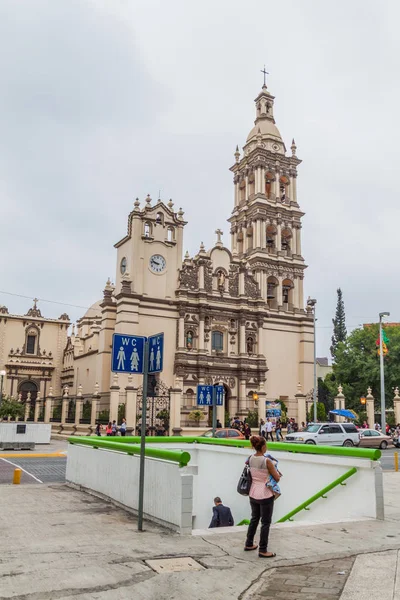 Monterrey Mexiko Oktober 2016 Metropolenkathedrale Und Der Eingang Einer Öffentlichen — Stockfoto