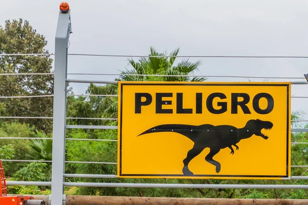 Dinozaur Elektryczne Niebezpieczeństwo Ogrodzenia Parque Fundidora Foundry Park Monterrey — Zdjęcie stockowe