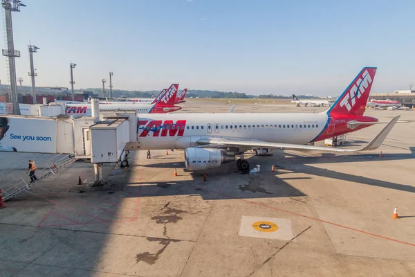 Sao Paulo Brasil Outubro 2016 Aviões Aeroporto Internacional São Paulo — Fotografia de Stock