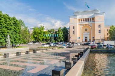 Almatı, Kazakistan - 1 Haziran 2017: Kazakistan'ın Almatı kentinde ki Kazakistan Cumhuriyeti Bilim Akademisi binası.
