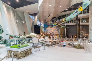 Minsk, Beyaz Rusya - 16 Haziran 2017: Minsk'teki Büyük Vatanseverlik Savaşı Tarihi Belarus Devlet Müzesi'ndeki sergiler