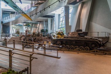 Minsk, Beyaz Rusya - 16 Haziran 2017: Minsk'teki Büyük Vatanseverlik Savaşı Tarihi Belarus Devlet Müzesi'ndeki sergiler