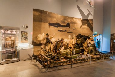 Minsk, Beyaz Rusya - 16 Haziran 2017: Minsk'teki Büyük Vatanseverlik Savaşı Tarihi Belarus Devlet Müzesi'ndeki sergiler