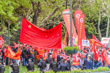 İstanbul, Türkiye - 1 Mayıs 2017: Disk'in (Türkiye İlerici Sendikalar Konfederasyonu) İstanbul'da protesto mitingi.